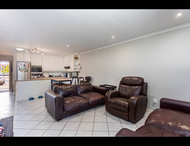 2 BEDROOM HOUSE SOLD IN SONSTRAAL HEIGHTS